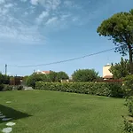 דירה Marios Garden House