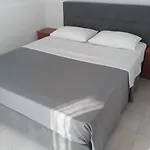 דירה Marios Garden House