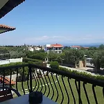 דירה Marios Garden House