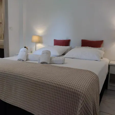 Marios Garden House *