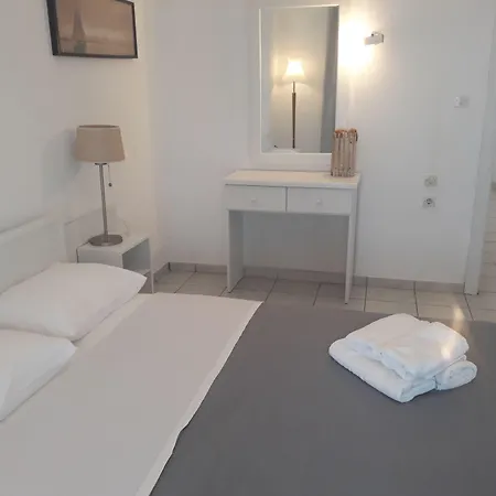 公寓 Marios Garden House *