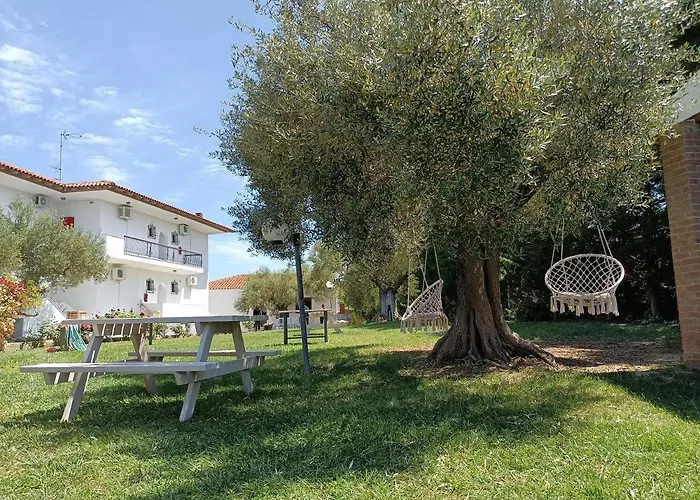 Marios Garden House Апартаменты