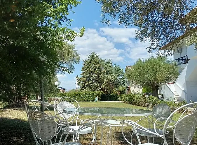 Marios Garden House Апартаменты