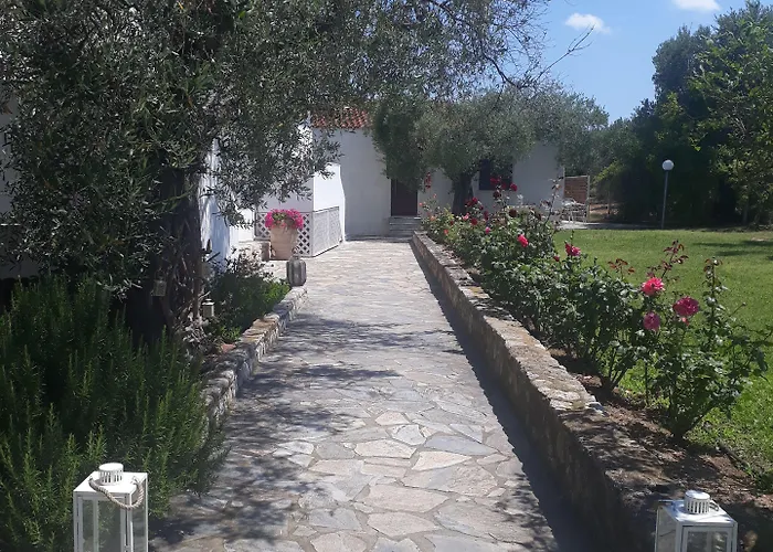 Marios Garden House Апартаменты
